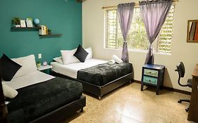 Buntes House-Casa Hotel Laureles-Estadio